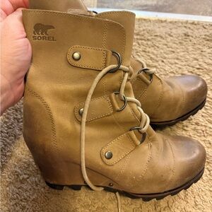 Sorel Brown Leather Lace-Up Wedge Boots Joan of arctic